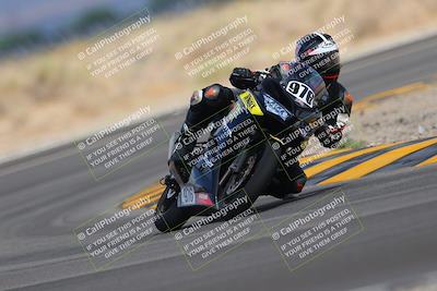 media/Sep-11-2022-SoCal Trackdays (Sun) [[81b7e951af]]/Turn 16 (945am)/